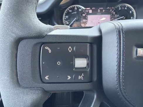 Used 2023 Land Rover Defender 110 V8 AWD/4WD image 32