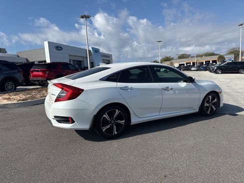 Used 2016 Honda Civic Touring image 2