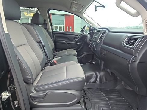 Used 2019 Nissan Titan S image 20