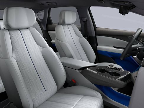 New 2025 Cadillac Optiq Sport 2 w/ LPO, Floor Liner Package AWD/4WD image 43