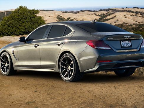 Used 2019 Genesis G70 2.0T Advanced w/ Sport Package image 6