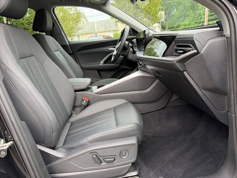 Used 2025 Audi Q5 Premium AWD/4WD image 31