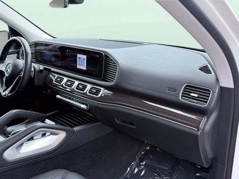 Used 2024 Mercedes-Benz GLS 450 4MATIC image 59