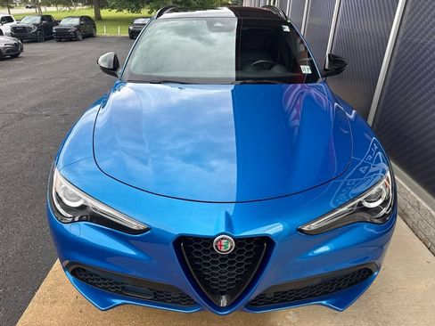 Used 2023 Alfa Romeo Stelvio Veloce AWD/4WD image 9