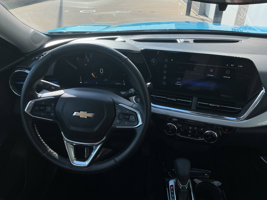 Used 2025 Chevrolet Trax LT w/ Driver Confidence Package FWD image 10