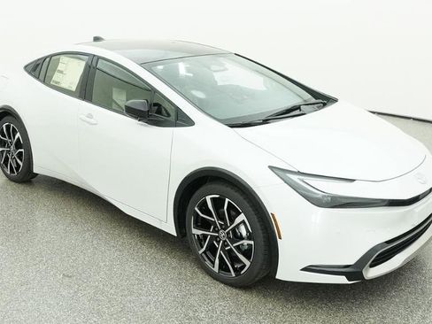 New 2026 Toyota Prius Plug-In Hybrid FWD image 19