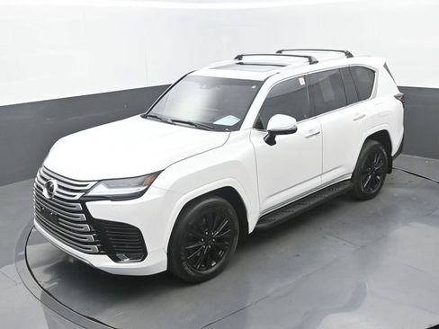 Used 2023 Lexus LX 600 4WD w/ Interior Upgrade Package image 33