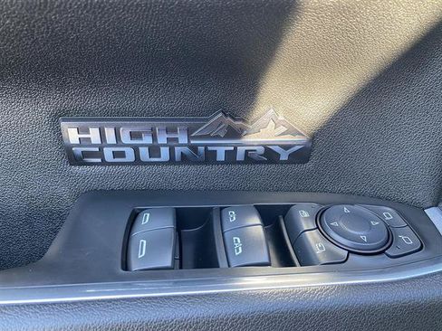 Used 2025 Chevrolet Silverado 1500 High Country AWD/4WD image 63