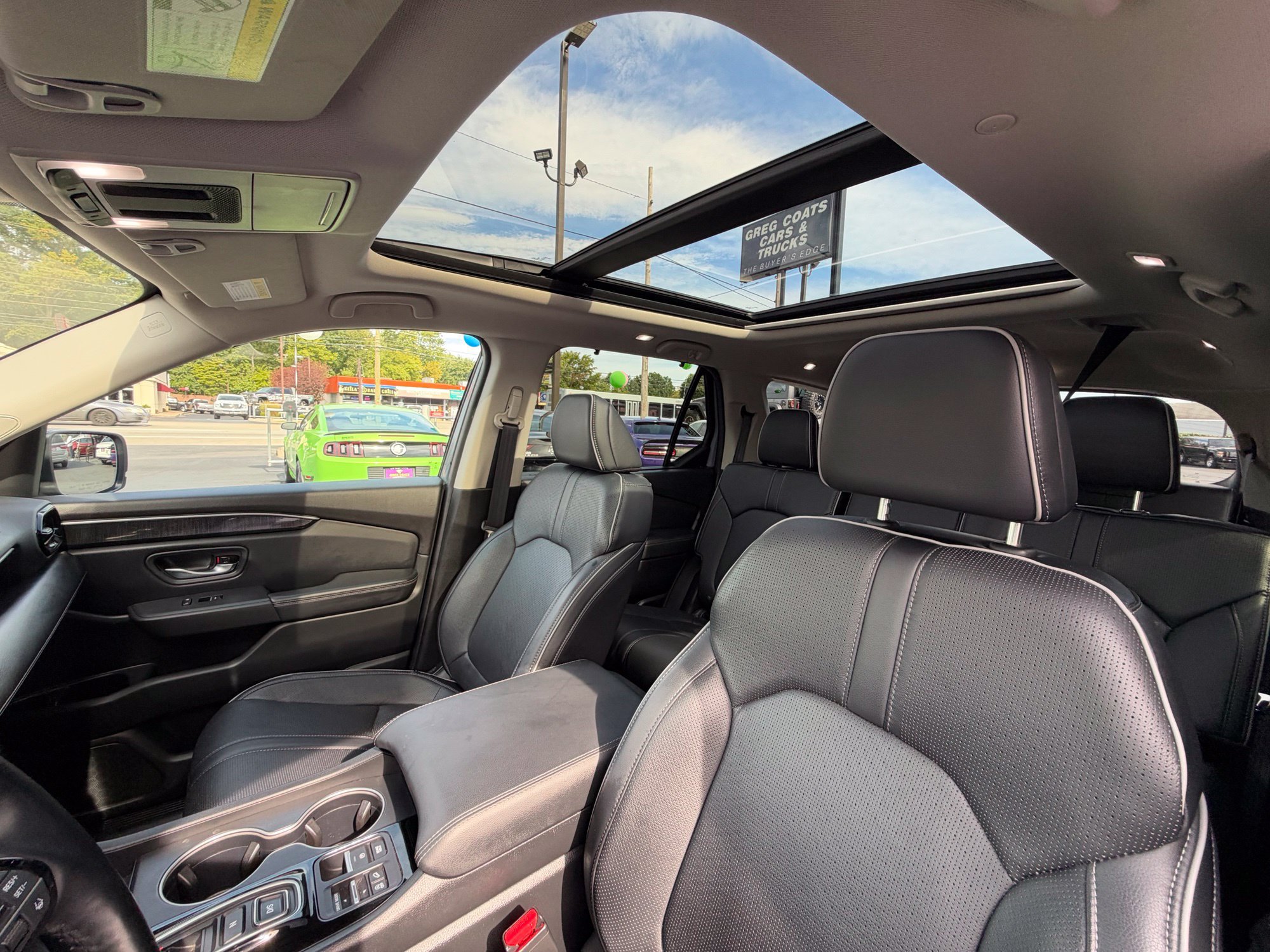 Used 2025 Honda Pilot Elite image 19