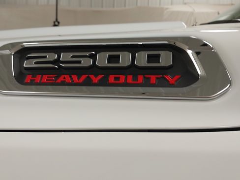 Used 2024 RAM 2500 Big Horn w/ Safety Group image 32