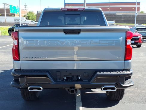 Used 2026 Chevrolet Silverado 1500 LT Trail Boss w/ LT Trail Boss Premium Package AWD/4WD image 19