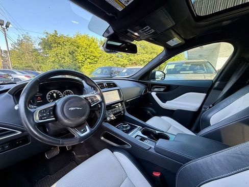Used 2017 Jaguar F-PACE R-Sport AWD/4WD image 12