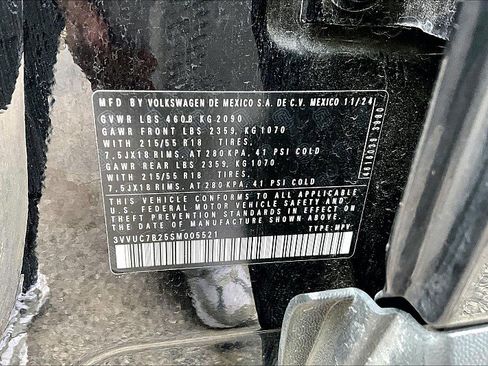 Used 2025 Volkswagen Taos SE AWD/4WD image 27
