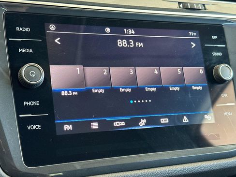 Used 2023 Volkswagen Tiguan SE FWD image 18