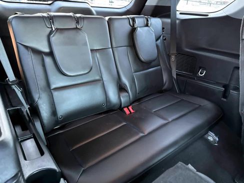 Used 2024 Ford Explorer XLT image 13