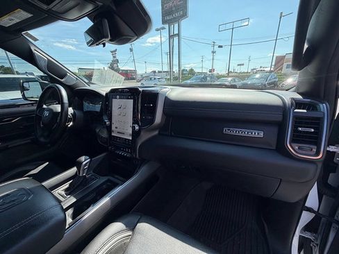 Used 2022 RAM 1500 Laramie AWD/4WD image 42