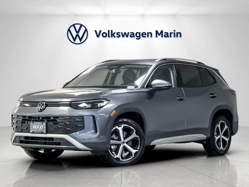 New 2026 Volkswagen Tiguan SE image 1