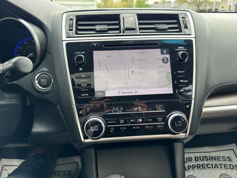 Used 2018 Subaru Outback 2.5i Touring w/ Popular Package #3 AWD/4WD image 18