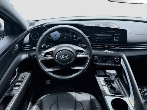 New 2026 Hyundai Elantra Limited FWD image 15