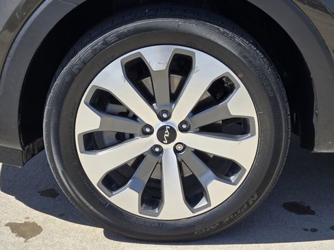 Used 2022 Kia Telluride EX w/ EX Premium Package image 11