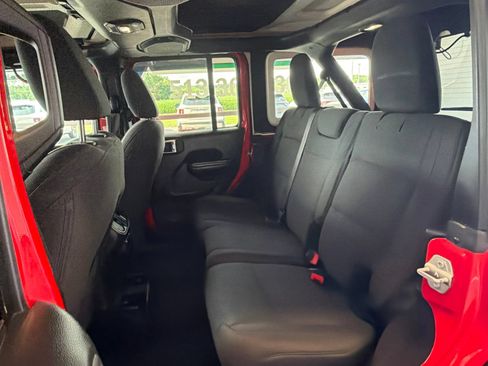 Used 2018 Jeep Wrangler Unlimited Sport S AWD/4WD image 13