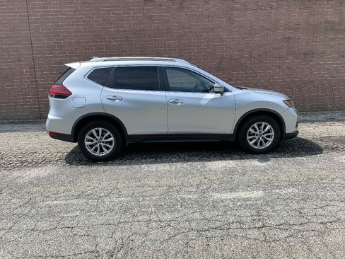 Used 2019 Nissan Rogue SV FWD image 7