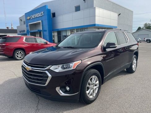 Used 2020 Chevrolet Traverse LT FWD image 2