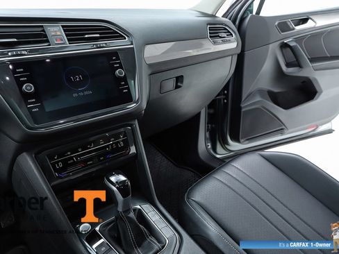 Used 2024 Volkswagen Tiguan SE w/ Panoramic Sunroof Package FWD image 62