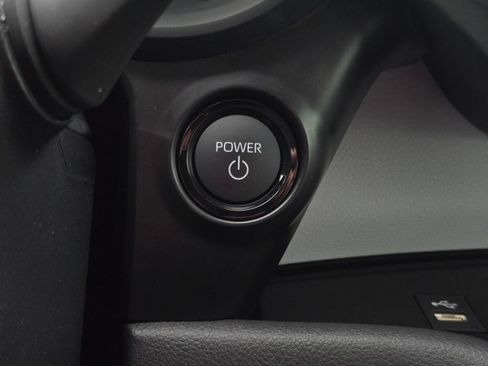 Certified 2026 Toyota Sienna XLE FWD image 21
