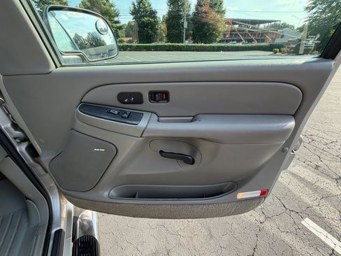 Used 2004 Chevrolet Silverado 2500 LT w/ Heavy-Duty Power Package AWD/4WD image 23