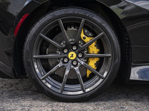 Certified 2022 Ferrari F8 Tributo RWD image 17