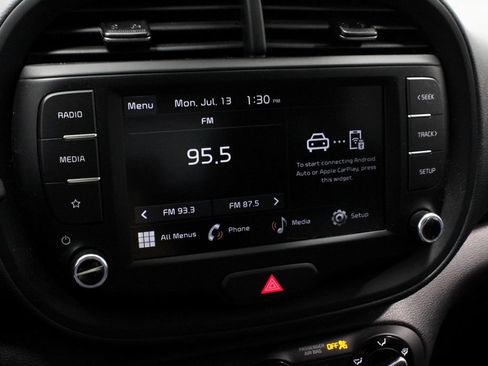 Used 2024 Kia Soul LX w/ Option Group 015 FWD image 3