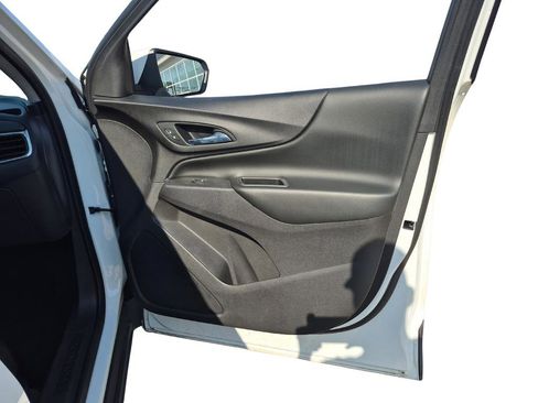 Used 2020 Chevrolet Equinox LT image 30