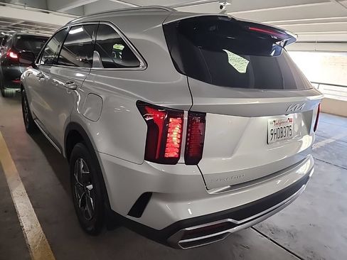 Used 2023 Kia Sorento EX FWD image 3