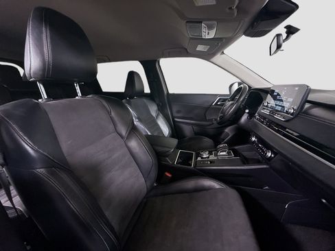 Used 2022 Mitsubishi Outlander SE image 29