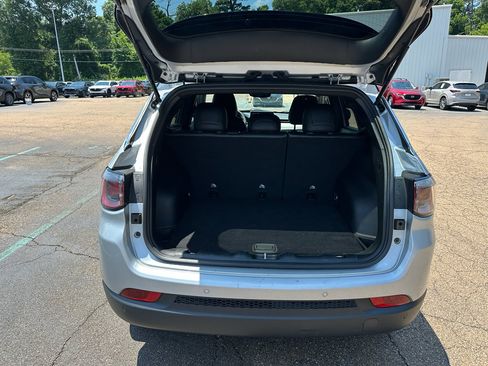 Used 2025 Jeep Compass Limited AWD/4WD image 26
