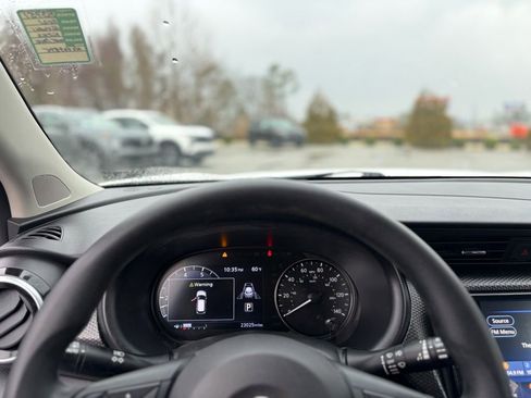 Certified 2021 Nissan Kicks SV image 17