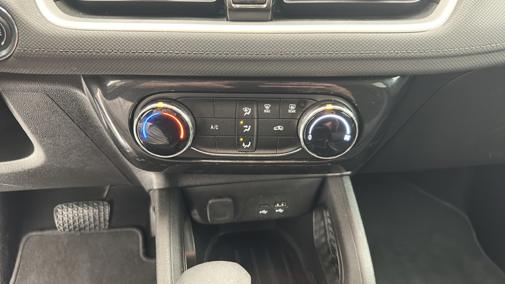 Used 2025 Chevrolet TrailBlazer LT AWD/4WD image 16