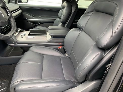 New 2026 Lincoln Navigator L Premier AWD/4WD image 22