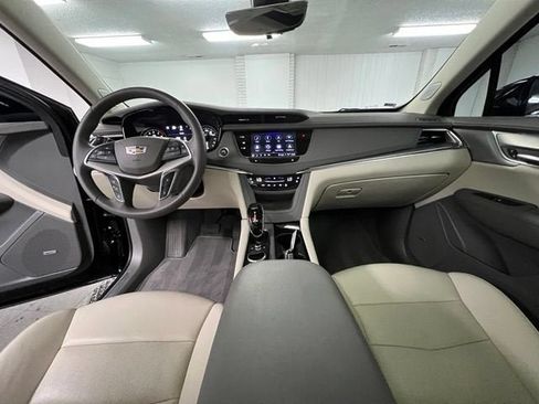 Used 2025 Cadillac XT5 Premium Luxury w/ Technology Package AWD/4WD image 17