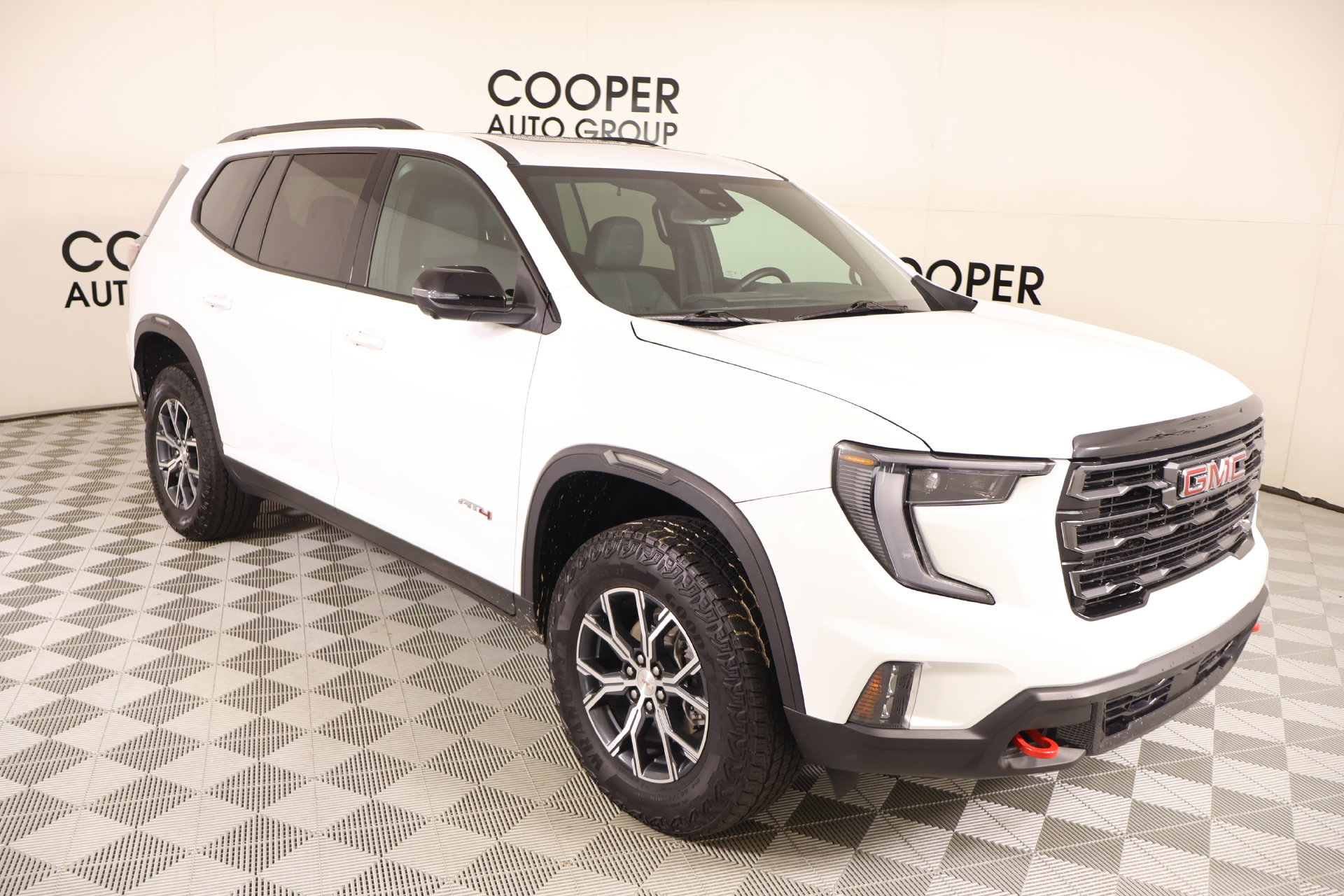 Used 2025 GMC Acadia AT4 AWD/4WD image 1