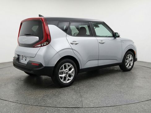Used 2025 Kia Soul LX w/ LX Technology Package image 9