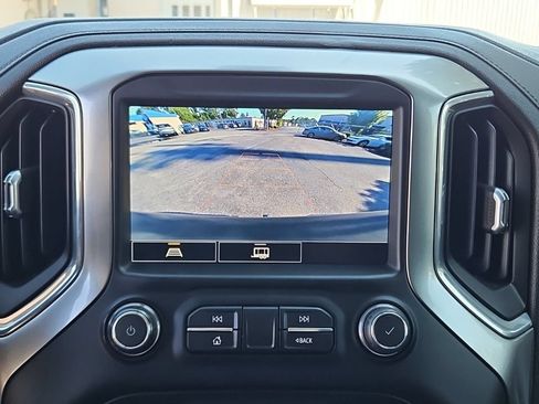 Used 2021 Chevrolet Silverado 1500 LT w/ Convenience Package II AWD/4WD image 17