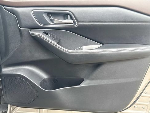 Used 2022 Nissan Rogue Platinum w/ Head-Up Display Package FWD image 21
