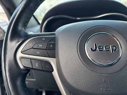 Used 2022 Jeep Grand Cherokee Limited image 38