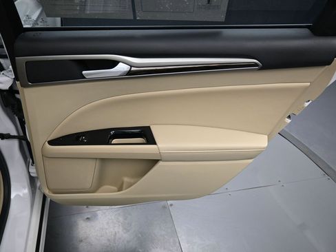 Used 2014 Ford Fusion Energi SE image 34