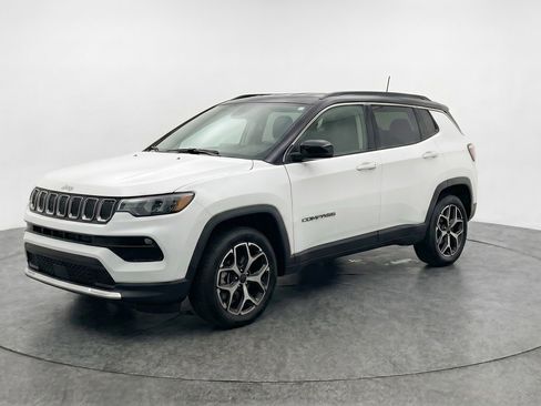 Used 2025 Jeep Compass Limited AWD/4WD image 3