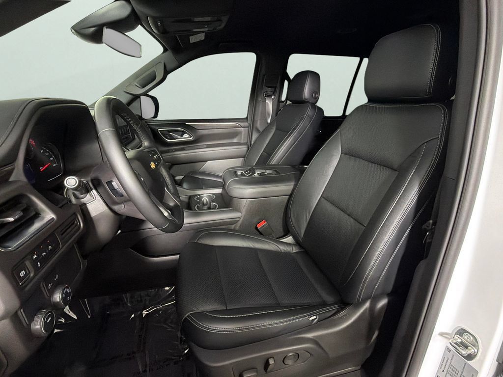 Used 2024 Chevrolet Tahoe LS RWD image 17