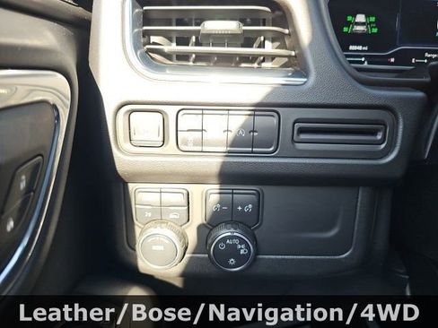 Used 2023 Chevrolet Suburban LT image 19