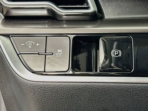 Used 2025 Kia Sportage EX FWD image 26